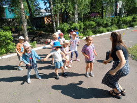 В Гости к Мишутке В Гости к Мишутке.